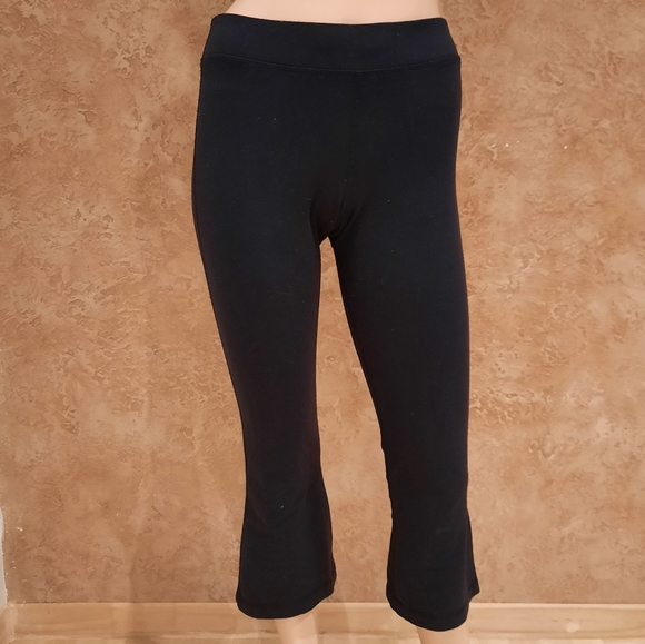 lululemon athletica Pants - Lululemon athletica black cropped  leggings